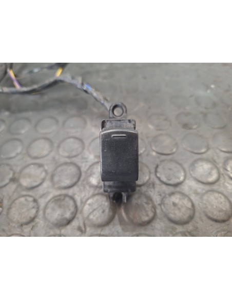 [109302] MANDO ELEVALUNAS DELANTERO DERECHO - RENAULT MAXITY (01/2007 - 01/2011)