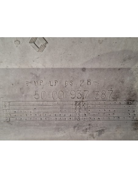 [108820] CALANDRA SUPERIOR - RENAULT MAGNUM 4XX.18/4XX.26 02 - (01/2001 - 12/2006)