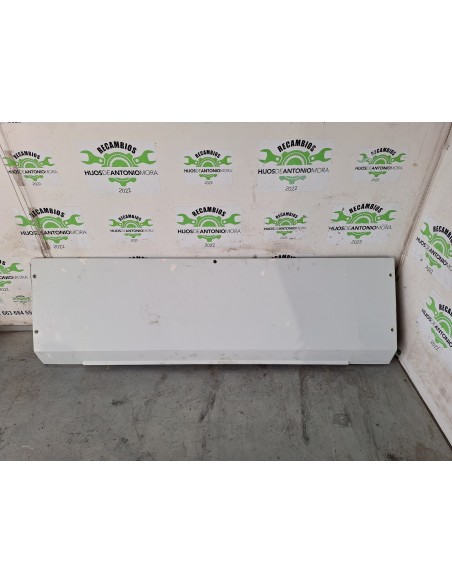 [108819] CALANDRA SUPERIOR - RENAULT MAGNUM 4XX.18/4XX.26 02 - (01/2001 - 12/2006)