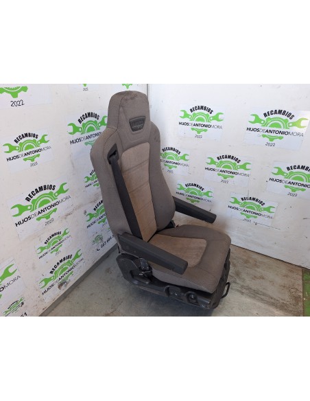 [108761] ASIENTO DELANTERO DERECHO - IVECO STRALIS (AS) (01/2012 - 01/2019)