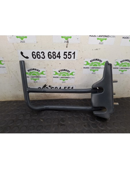 [108711] SOPORTE ESPEJO IZQUIERDO - NISSAN TRADE (01/1994 - 01/1996)