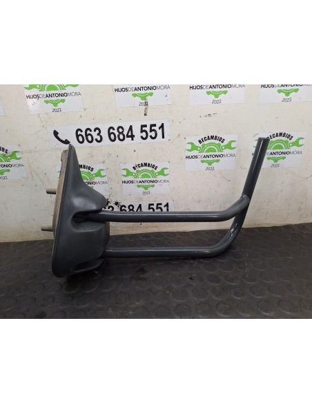 [108711] SOPORTE ESPEJO IZQUIERDO - NISSAN TRADE (01/1994 - 01/1996)