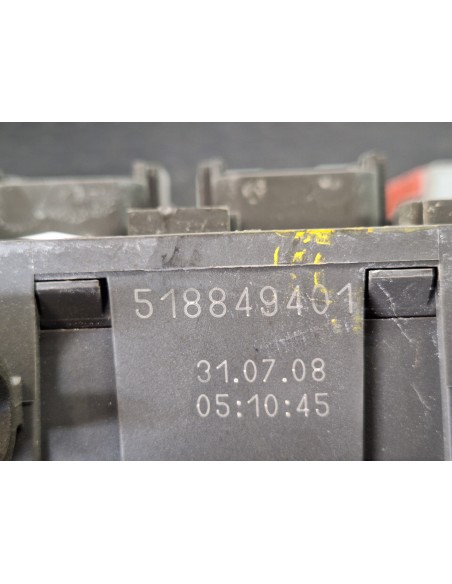 [108600] CAJA RELES / FUSIBLES - RENAULT MAGNUM 480 DXI