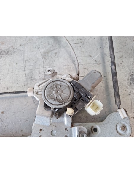 [108578] ELEVALUNAS DELANTERO IZQUIERDO - RENAULT MAXITY (01/2007 - 01/2011)