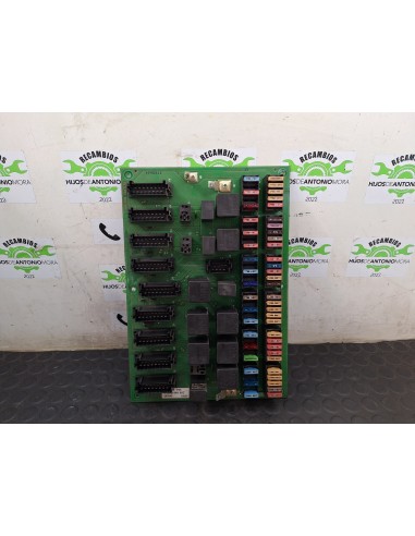 [108576] CAJA RELES / FUSIBLES - VOLVO FL XXX...