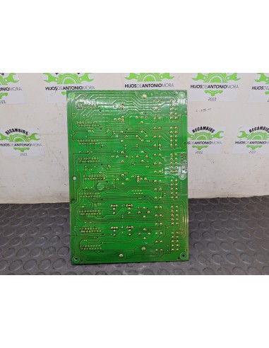 [108576] CAJA RELES / FUSIBLES - VOLVO FL XXX...