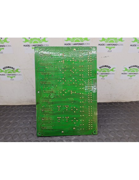 [108576] CAJA RELES / FUSIBLES - VOLVO FL XXX (01/2006 - 01/2013)