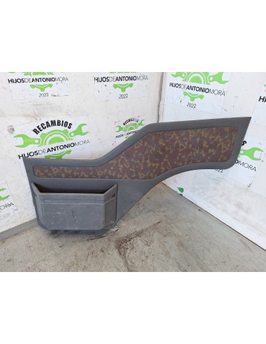 [108467] GUARNECIDO PUERTA DELANTERA DERECHA -...