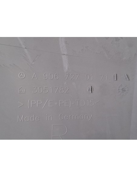 [108279] GUARNECIDO PUERTA DELANTERA DERECHA - MERCEDES SPRINTER 02.00 - CAJA ABIERTA (03/1999 - 12/2006)