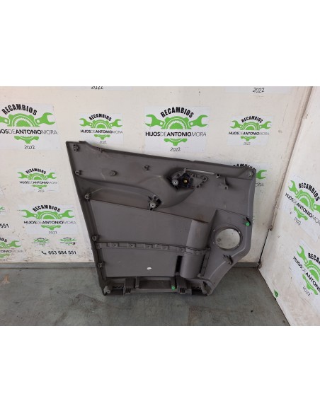 [108279] GUARNECIDO PUERTA DELANTERA DERECHA - MERCEDES SPRINTER 02.00 - CAJA ABIERTA (03/1999 - 12/2006)