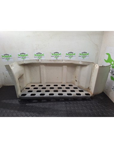 [108203] ESTRIBO DELANTERO DERECHO - VOLVO FL...