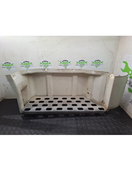 [108203] ESTRIBO DELANTERO DERECHO - VOLVO FL 608 (01/1987 - 01/2000)