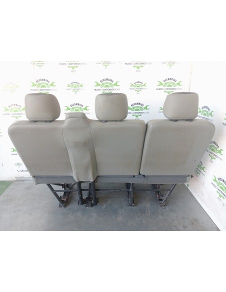 [107855] ASIENTOS TRASEROS - RENAULT TRAFIC CAJA CERRADA (AB 4.01)