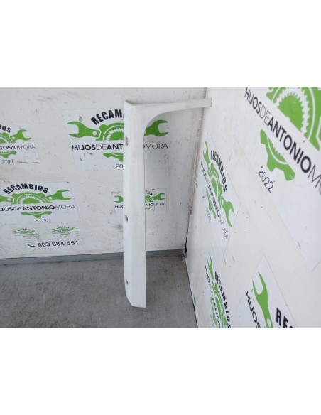 [107751] PILASTRA DE CABINA IZQUIERDA - RENAULT M 180.13/C MIDLINER E2 (01/1996 - 12/2000)