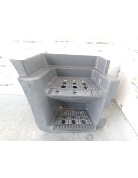 [107626] ESTRIBO DELANTERO DERECHO - IVECO STRALIS (AS) (01/2012 - 01/2019)