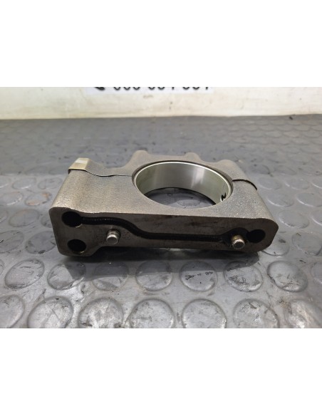 [107591] SOPORTE ARBOL DE LEVAS - RENAULT MAGNUM 4XX.18/4XX.26 02 - (01/2001 - 12/2006)