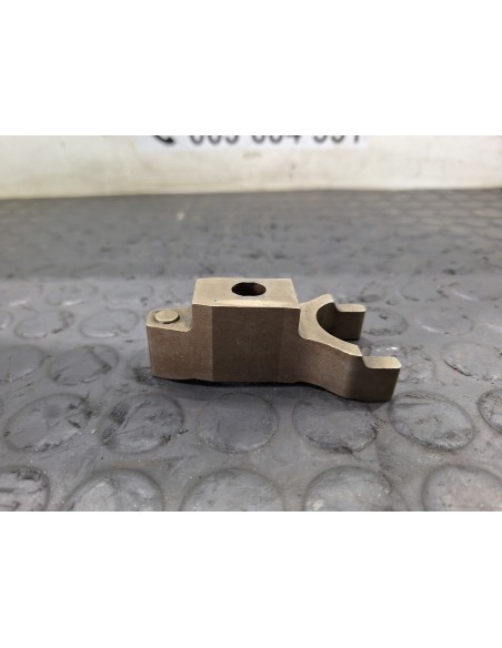 [107546] SOPORTE INYECTOR - RENAULT MAGNUM 4XX.18/4XX.26 02 - (01/2001 - 12/2006)