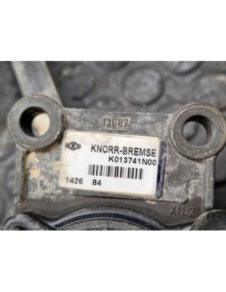 [107493] VALVULA NIVELADORA SUSPENSION - VOLVO FL 608 (01/1987 - 01/2000)