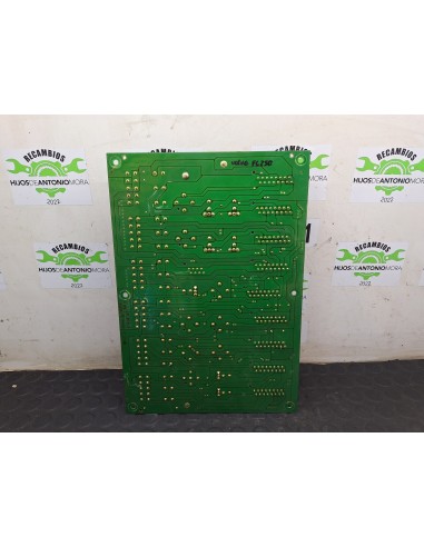 [107435] CAJA RELES / FUSIBLES - VOLVO FL XXX...