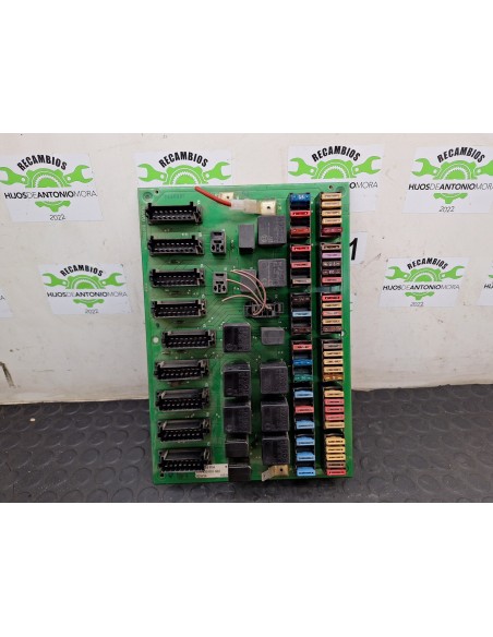 [107435] CAJA RELES / FUSIBLES - VOLVO FL XXX (01/2006 - 01/2013)