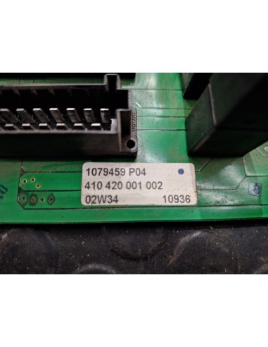 [107435] CAJA RELES / FUSIBLES - VOLVO FL XXX...