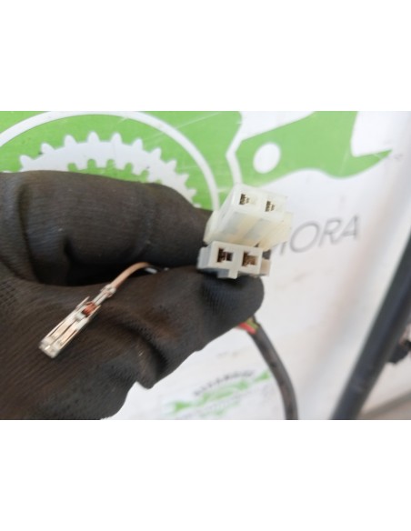 [107371] SOPORTE ESPEJO IZQUIERDO - RENAULT M 180.13/C MIDLINER E2 (01/1996 - 12/2000)