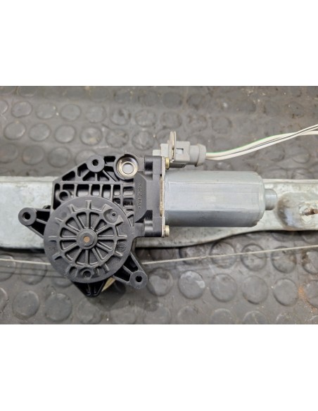 [107362] ELEVALUNAS DELANTERO DERECHO - NISSAN ATLEON