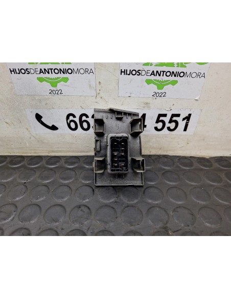 [107321] MANDO ELEVALUNAS DELANTERO DERECHO - RENAULT PREMIUM ROUTE -2006 (01/2005 - 01/2013)