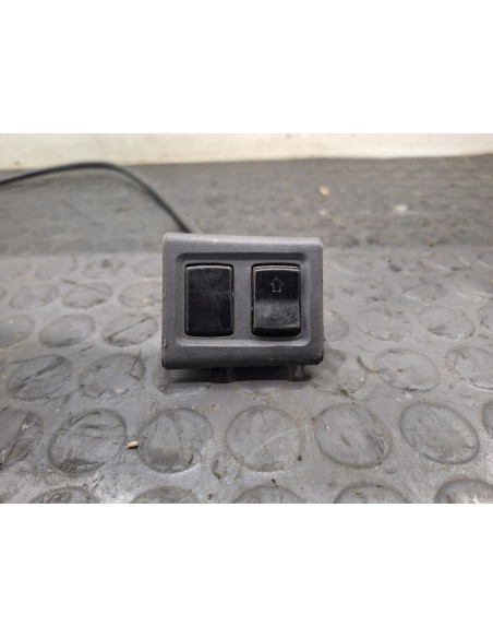 [107290] MANDO ELEVALUNAS DELANTERO DERECHO - NISSAN ECO - T 100.45/78 KW/E2 (01/1996 - ...)