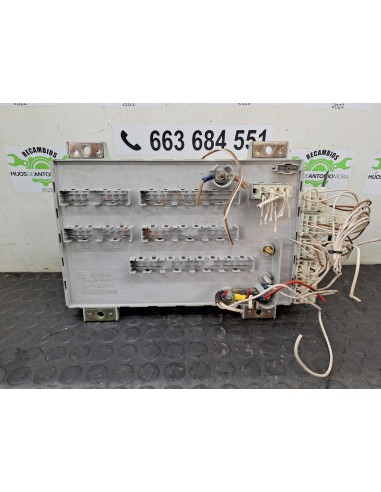 [107210] CAJA RELES / FUSIBLES - MAN LE 140