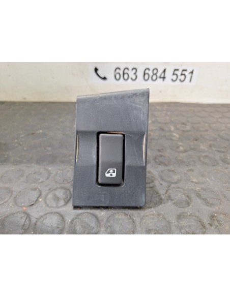 [107204] MANDO ELEVALUNAS DELANTERO DERECHO - RENAULT MIDLUM (01/2000 - 12/2013)