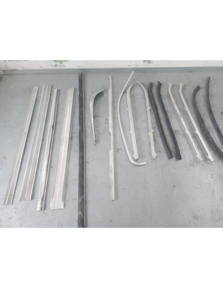 [107154] JUEGO DE MOLDURAS - BMW SERIE 1