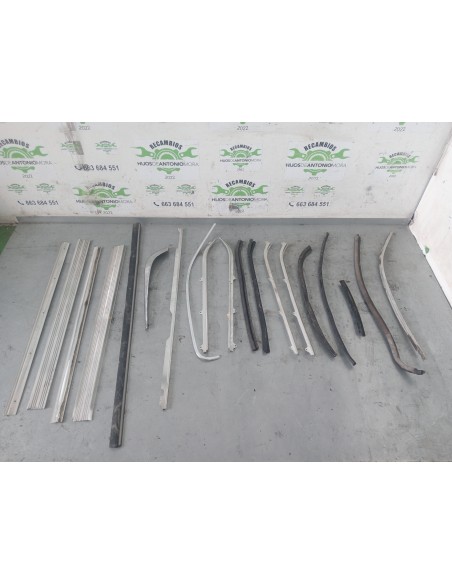 [107154] JUEGO DE MOLDURAS - BMW SERIE 1