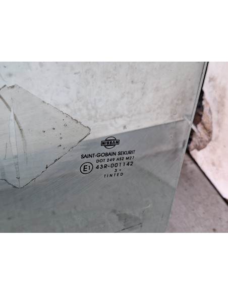 [107086] LUNA DELANTERA IZQUIERDA - NISSAN ATLEON