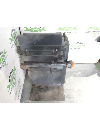 [107055] GUARDABARROS FIJO CABINA DERECHO -...