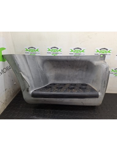 [107031] ESTRIBO DELANTERO DERECHO - NISSAN...