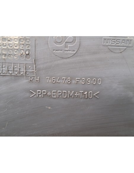 [107031] ESTRIBO DELANTERO DERECHO - NISSAN CABSTAR E (01/2002 - 12/2003)