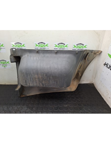 [107031] ESTRIBO DELANTERO DERECHO - NISSAN CABSTAR E (01/2002 - 12/2003)