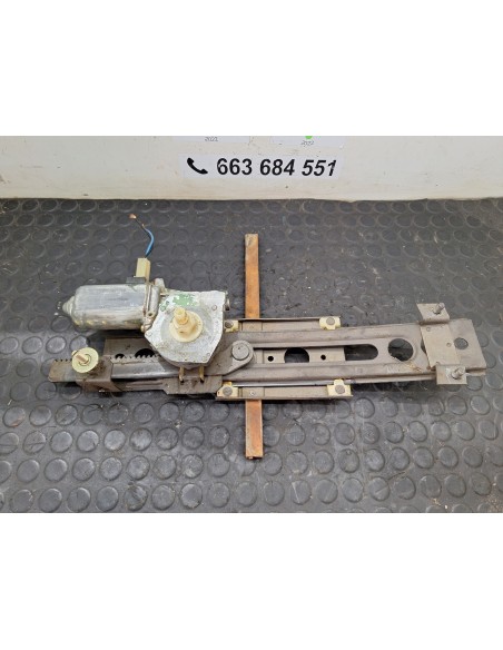 [106979] ELEVALUNAS TRASERO DERECHO - BMW SERIE 1