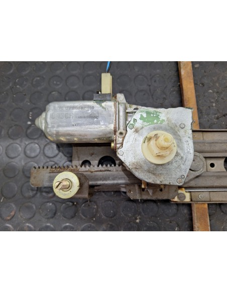 [106979] ELEVALUNAS TRASERO DERECHO - BMW SERIE 1