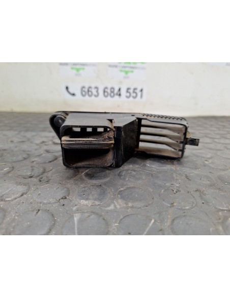 [106977] REJILLA AIREADORA - BMW SERIE 1