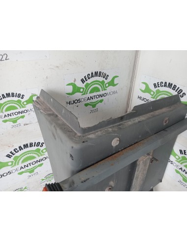 [106930] GUARDABARROS FIJO CABINA IZQUIERDO -...