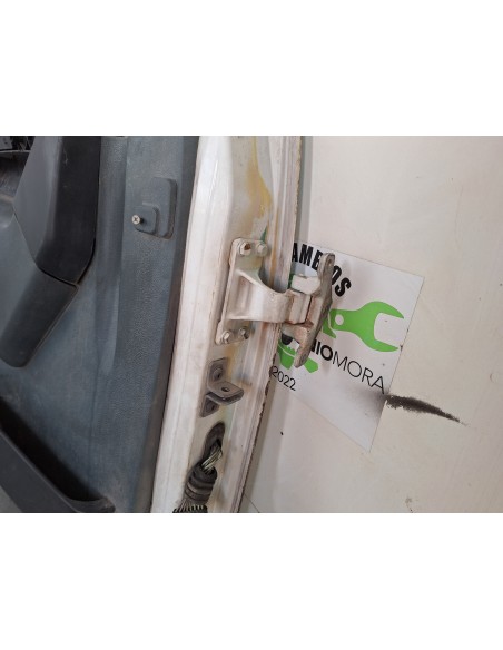 [106881] PUERTA DELANTERA IZQUIERDA - RENAULT HD 250.18 PREMIUM E2 (01/1996 - 12/2001)