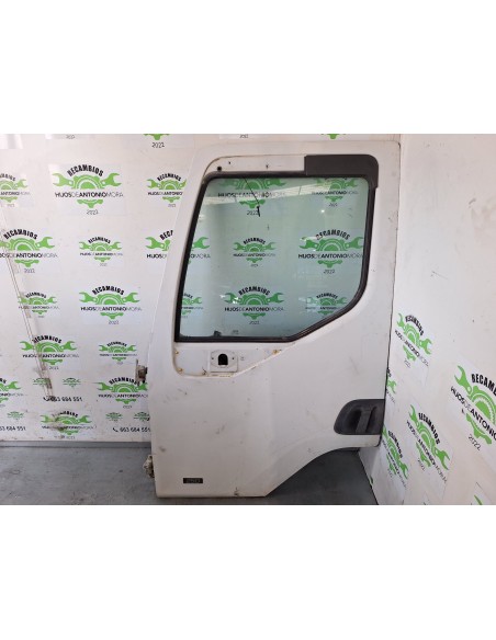 [106881] PUERTA DELANTERA IZQUIERDA - RENAULT HD 250.18 PREMIUM E2 (01/1996 - 12/2001)