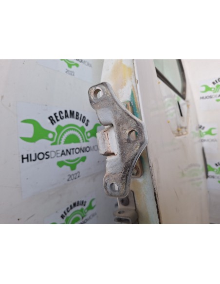 [106881] PUERTA DELANTERA IZQUIERDA - RENAULT HD 250.18 PREMIUM E2 (01/1996 - 12/2001)