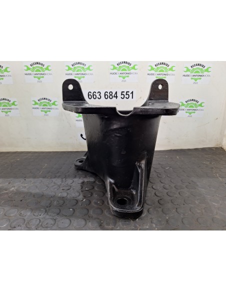 [106837] SOPORTE CAJA DIRECCIÓN - RENAULT KERAX 2002 - E3 (01/2002 - 01/2006)