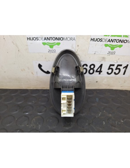 [106827] MANDO ELEVALUNAS DELANTERO DERECHO - IVECO DAILY CAJA CERRADA