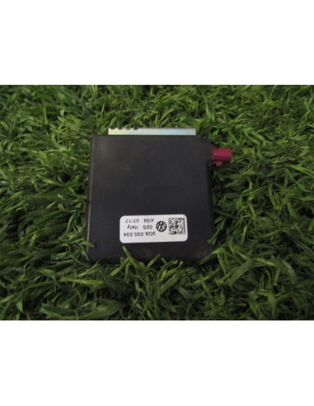 [93141] ANTENA - VOLKSWAGEN GOLF VII LIM. (01/2012 - 12/2017)