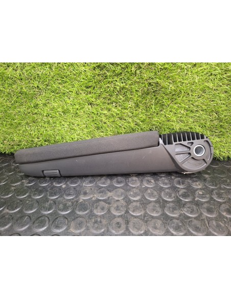 [102165] APOYABRAZO LATERAL - VOLKSWAGEN CRAFTER (01/2019 - ...)