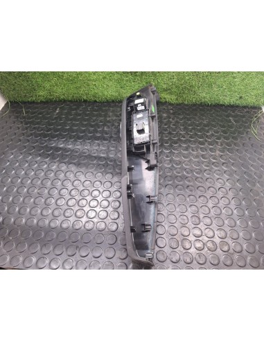 [102085] APOYABRAZO LATERAL - AUDI A4 BER. (B8)